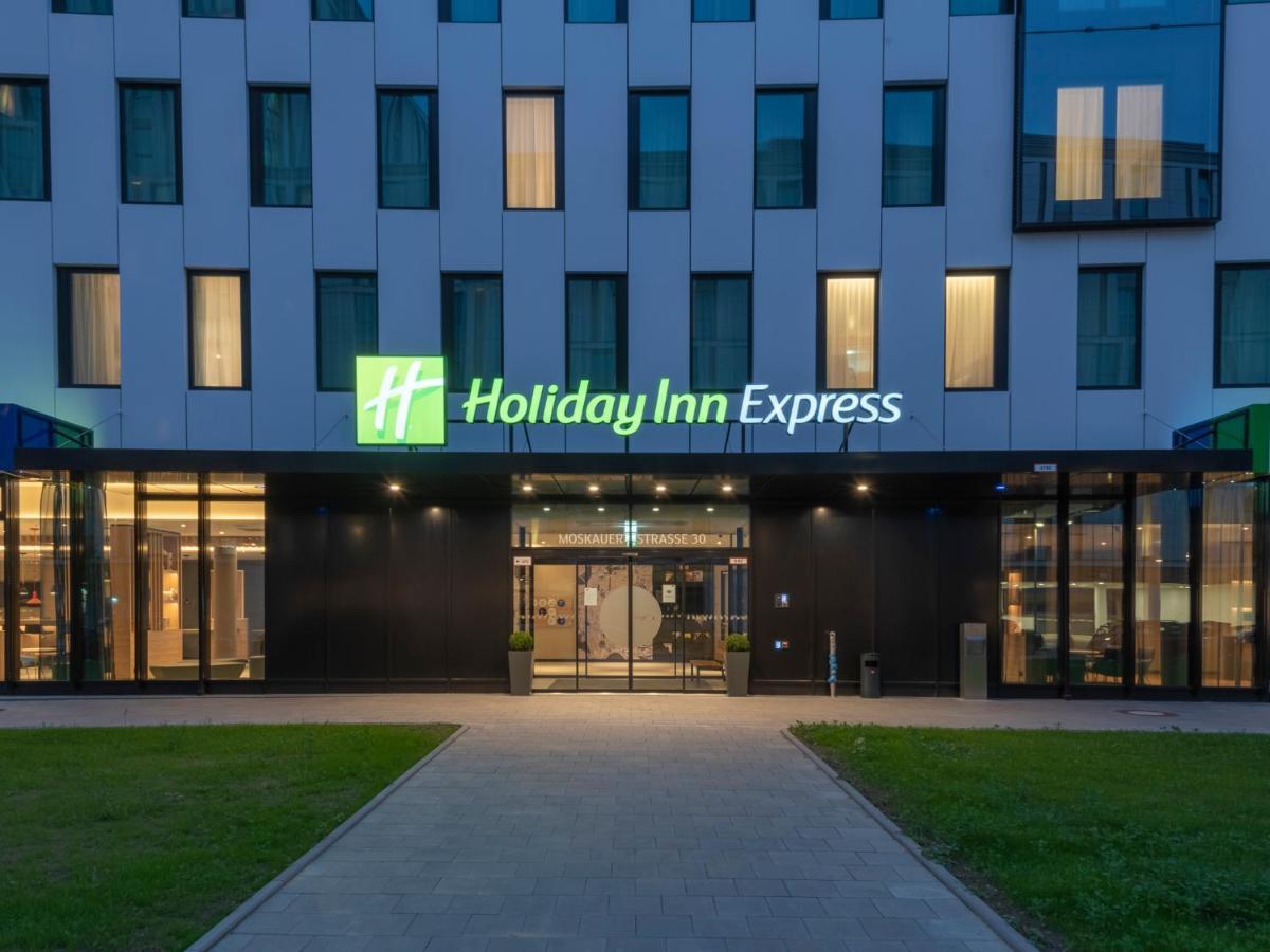 Holiday Inn Express Dusseldorf - Hauptbahnhof, An Ihg Hotel Eksteriør billede